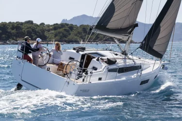 sun-odyssey-350-esterni-13