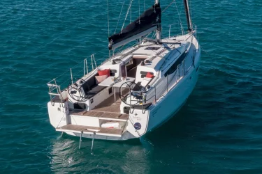 sun-odyssey-380-esterni