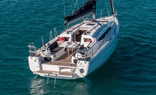 sun-odyssey-380-esterni